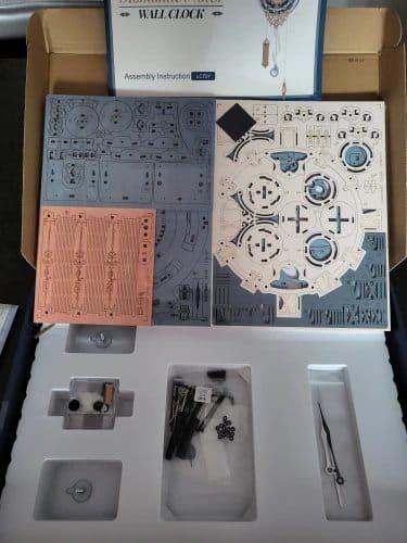 Photo du montage partagée : Puzzle 3D horloge murale romantique