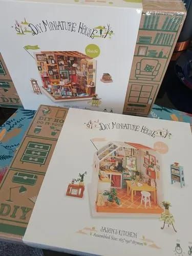 Photo du montage partagée : Maquette en bois maison miniature d'étude