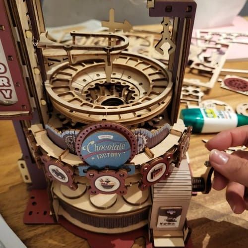 Photo du montage partagée : Puzzle 3D usine de chocolat marbre