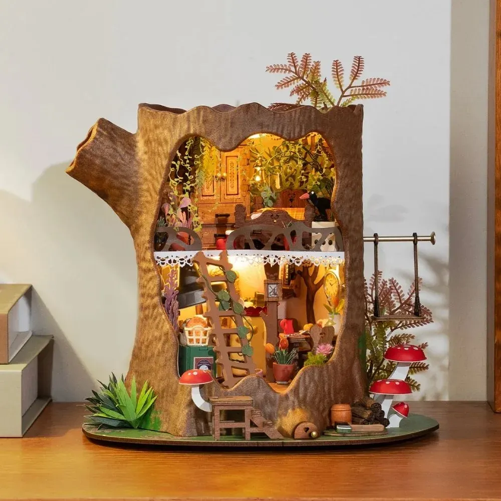 Maquette en bois cabane féerique dans l'arbre : vue 3