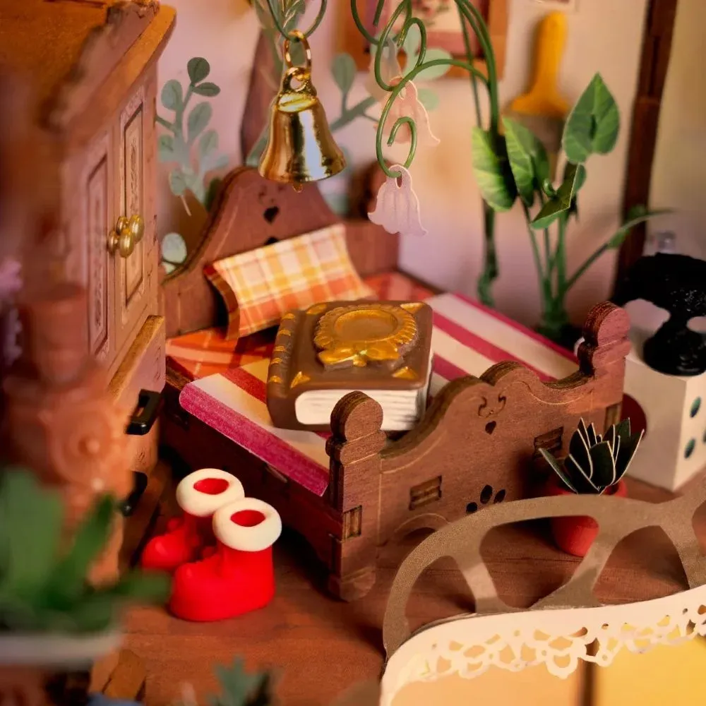 Maquette en bois cabane féerique dans l'arbre : vue 4