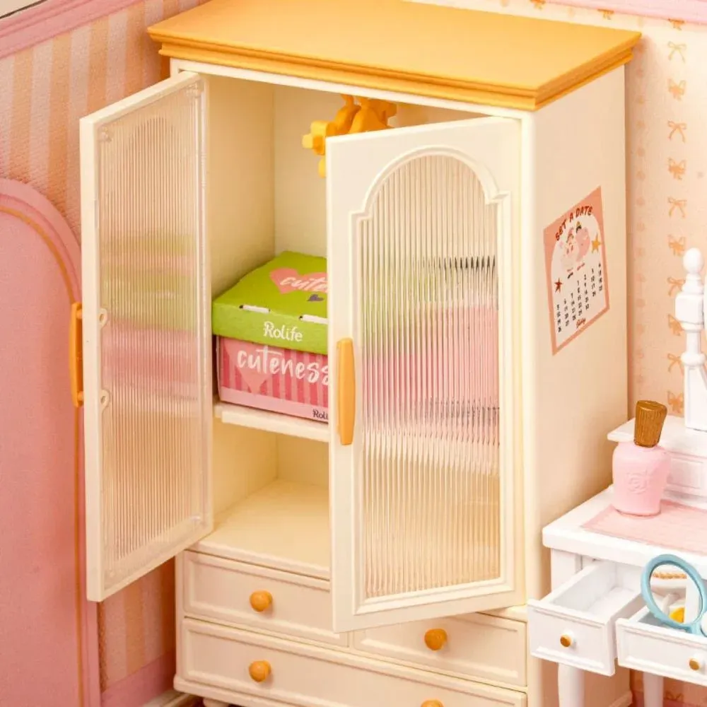 Maquette en bois chambre rose miniature : vue 4