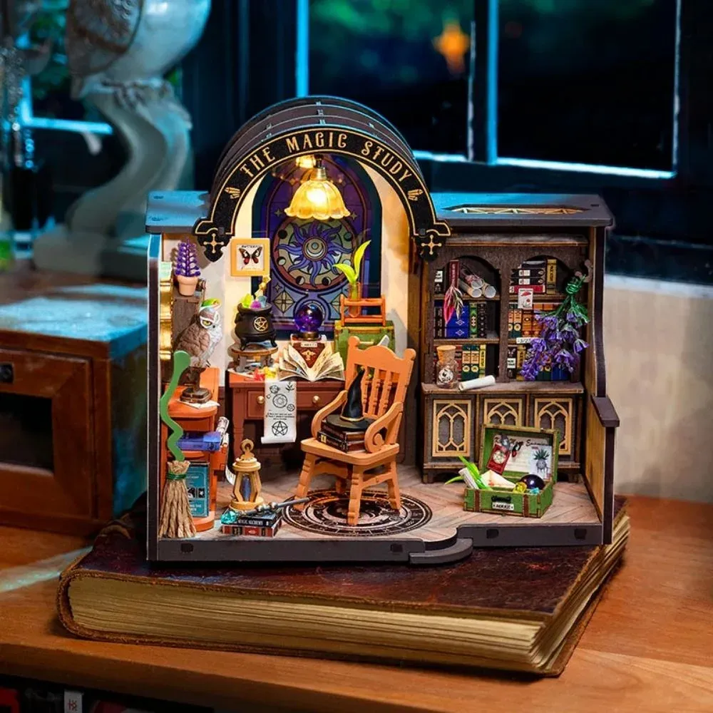 Maquette en bois maison miniature bureau magique : vue 3