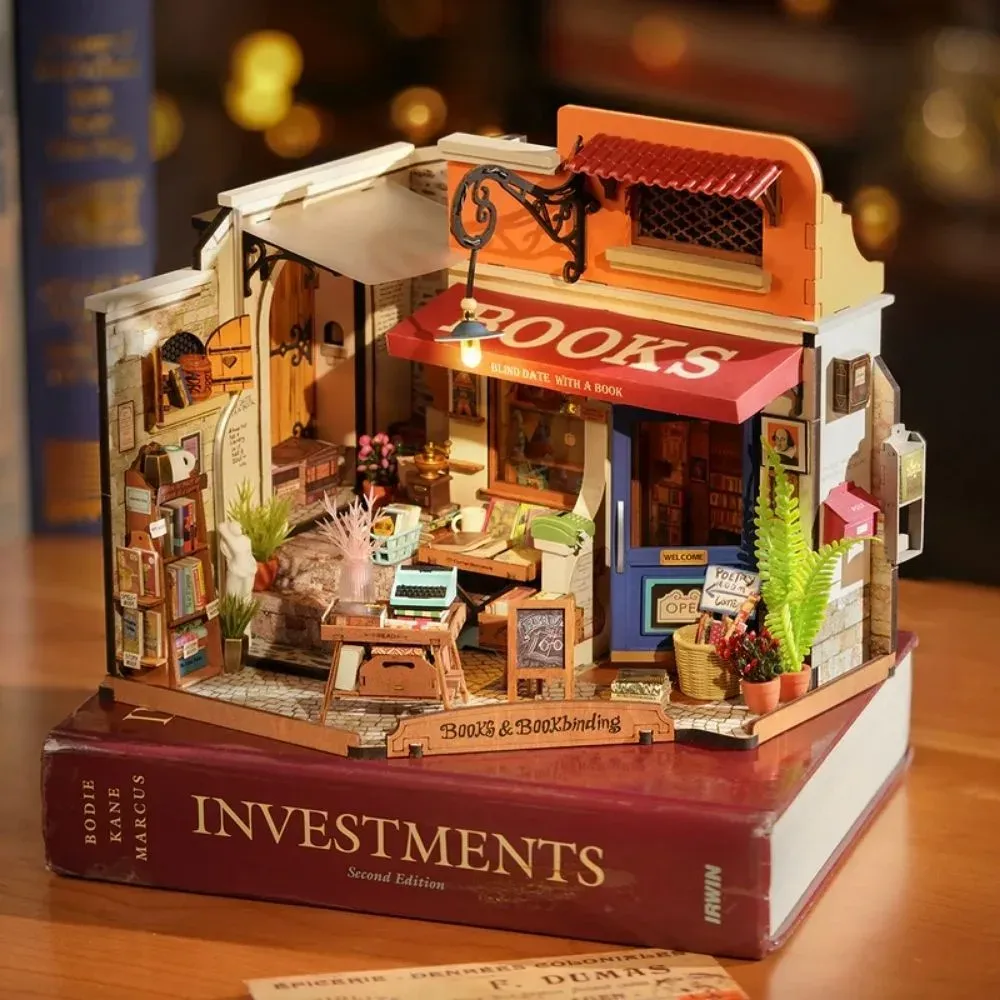 Maquette en bois maison miniature librairie du coin