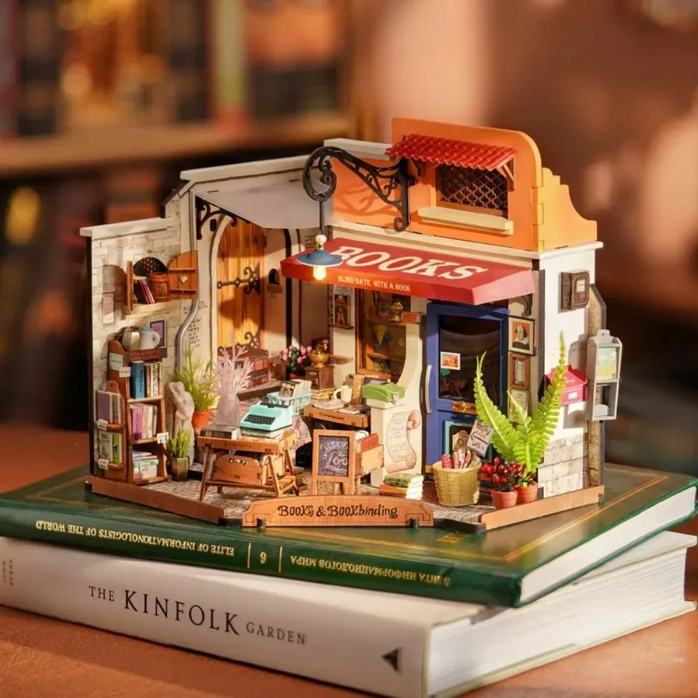 Maquette en bois maison miniature librairie du coin : vue 3