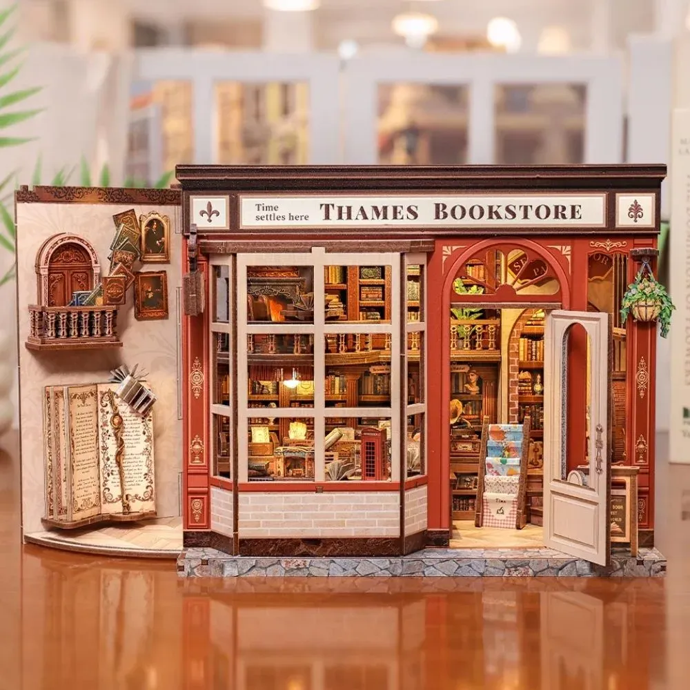 Maquette en bois librairie sur la Tamise
