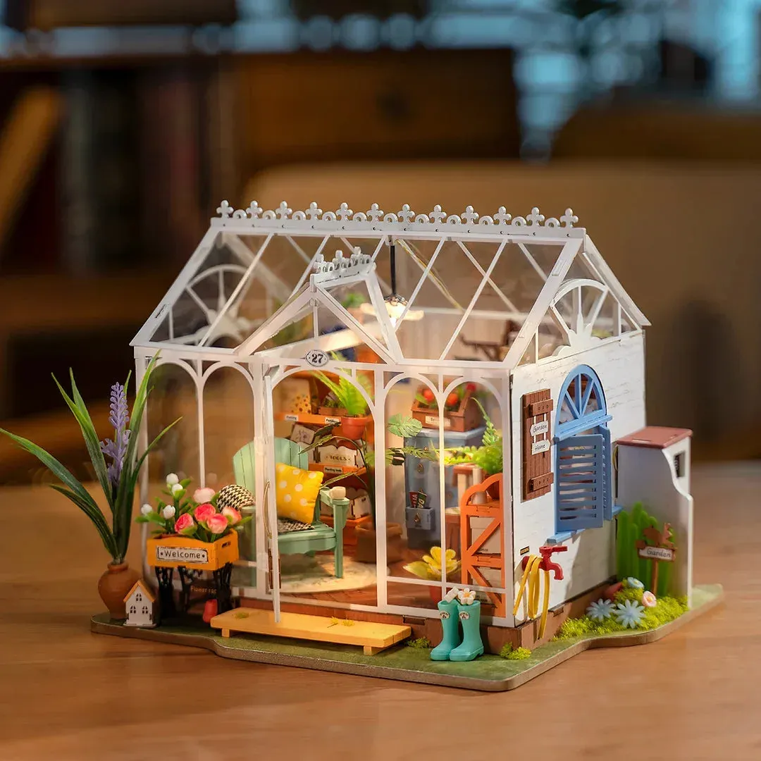 Maquette en bois maison miniature de jardin