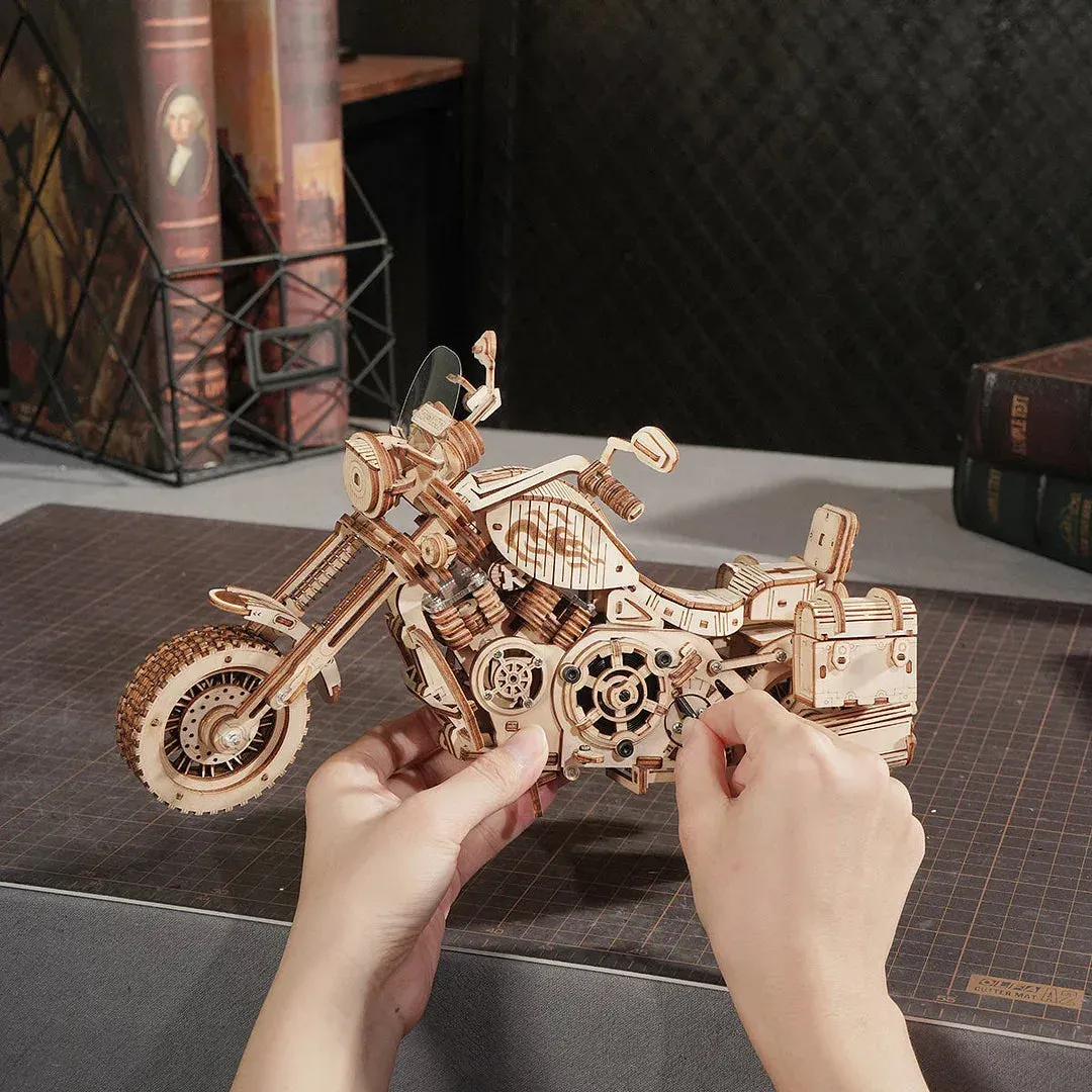 Puzzle 3D Moto de type cruiser : vue 4